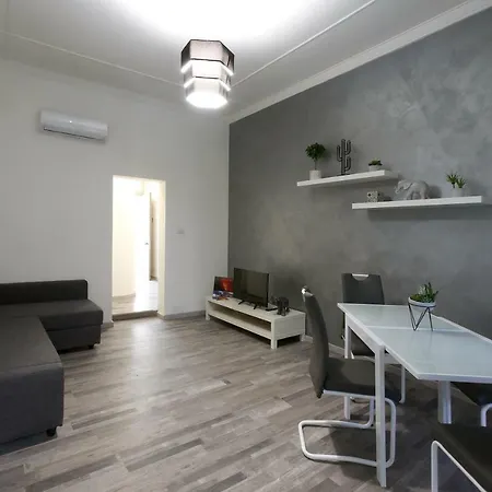 Tembo House - Pantano 2 *